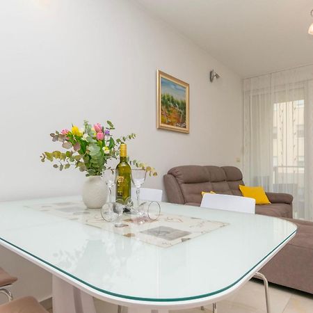 Apartment Ivanka オミシュ エクステリア 写真